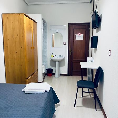 Hostal Conde De Alba Madrid Exteriér fotografie