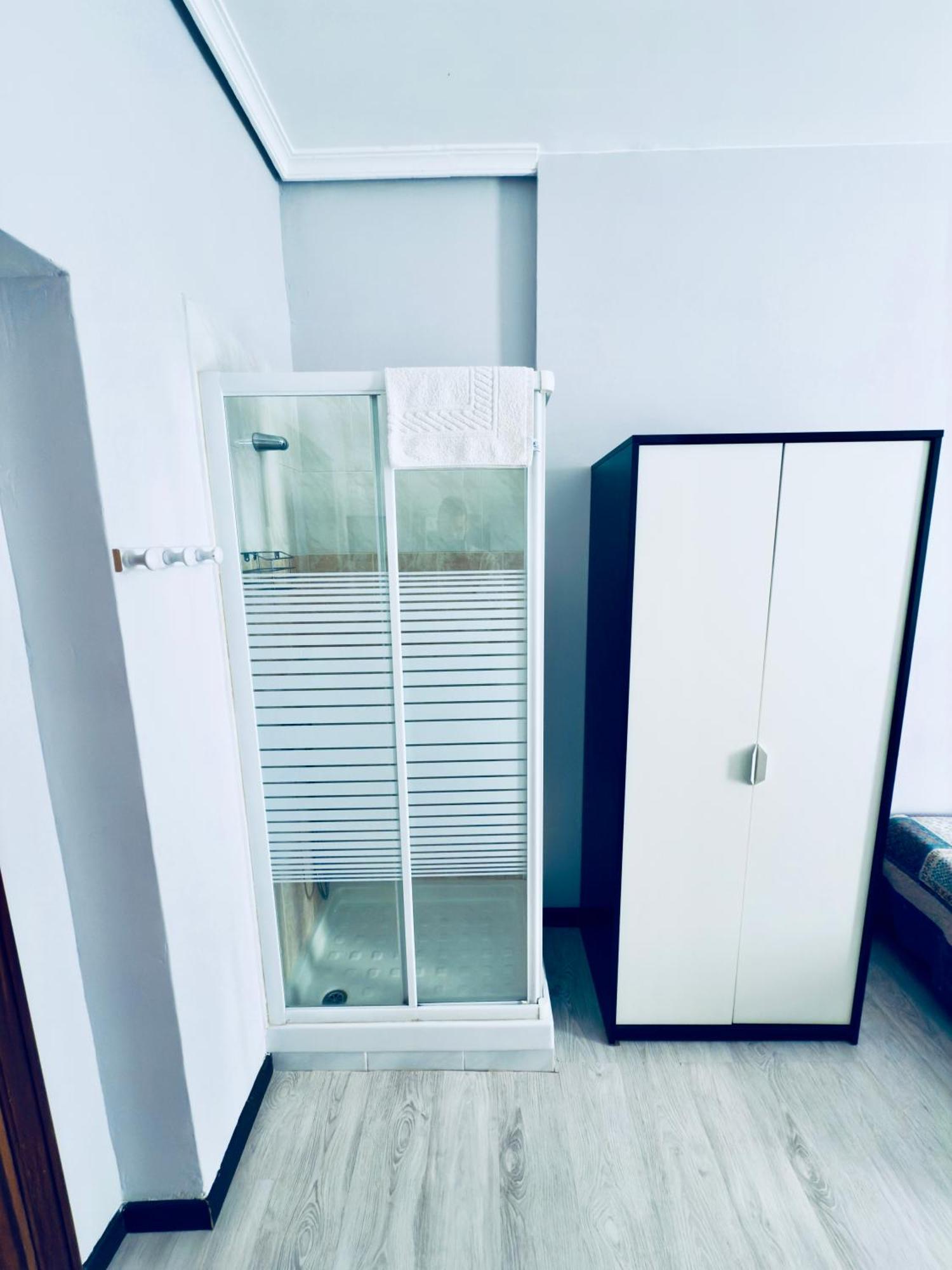 Hostal Conde De Alba Madrid Exteriér fotografie