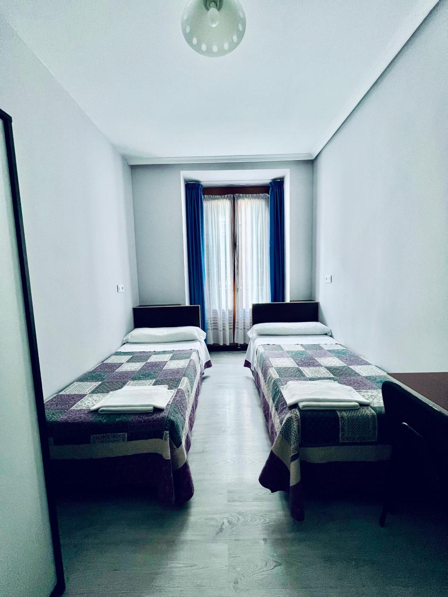 Hostal Conde De Alba Madrid Exteriér fotografie