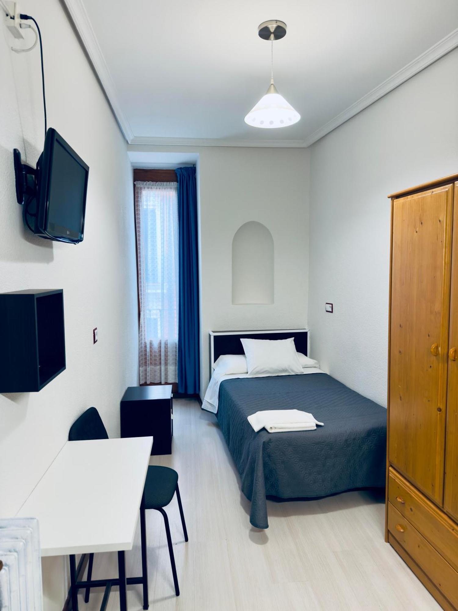 Hostal Conde De Alba Madrid Exteriér fotografie